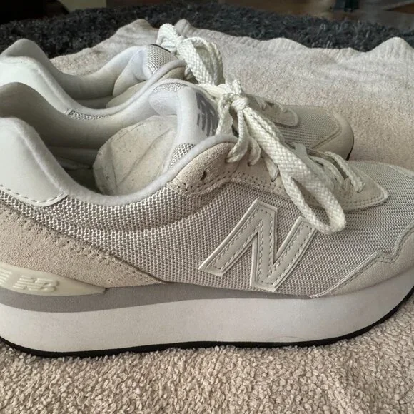 New Balance 574 Suede Mesh Sneakers – Size 8, White/Nude - Picture 4 of 8